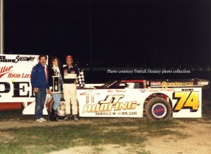 In late 1990 a new dirt chassis was designed by Randerson, using a unique rear suspension. Just two of those cars were built for the 1991 season. One was built for Mike Melius, who won the Hales Corners Open and six features that season. (Photo courtesy Patrick Heaney photo collection)